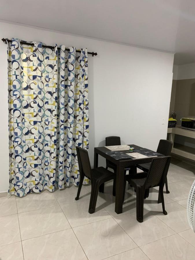 Living House Apartment *